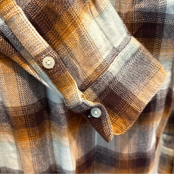 Like New Madewell Flannel Side-Button Oversized Shirt, Bickett Plaid, M - Picture 13 of 13